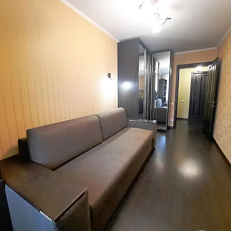 Alex Apartments: Botanical Oasis with 24/7 Self-Check-In Poltava Exterior photo
