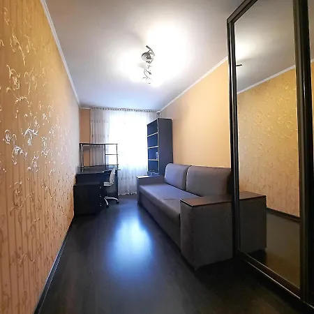 Alex Apartments: Botanical Oasis with 24/7 Self-Check-In Poltava Exterior photo