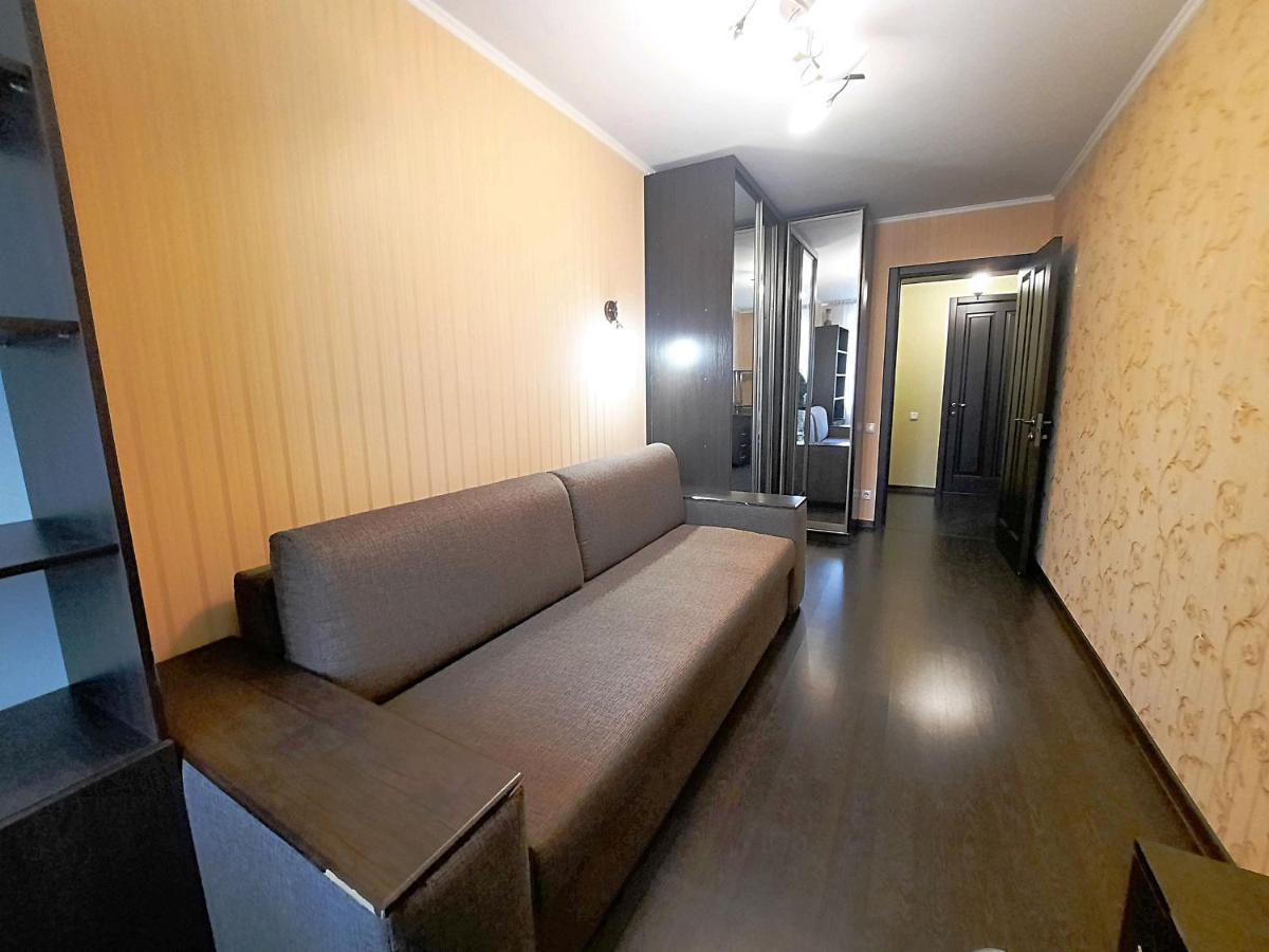 Alex Apartments: Botanical Oasis With 24/7 Self-check-in Poltava